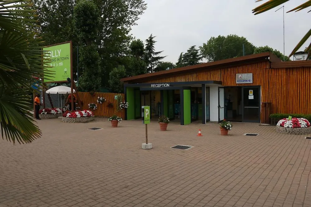 Hu Venezia Camping In Town Marghera Italy